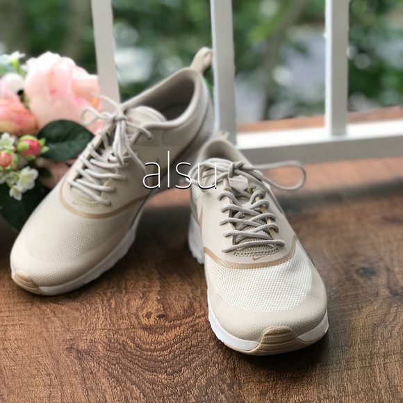 NWT Nike Air Max Thea PRM Milk Chocolate 🍫WMNS - Picture 3 of 8